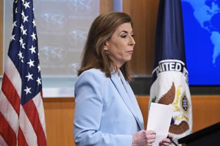 Archivo - February 14, 2025, Washington, Dc, United States: US Department of State Press Speaker, Tammy Bruce arrives to talk about Iran, Hamas and Israel conflicts during a press briefing at the Press Room/Department of State.