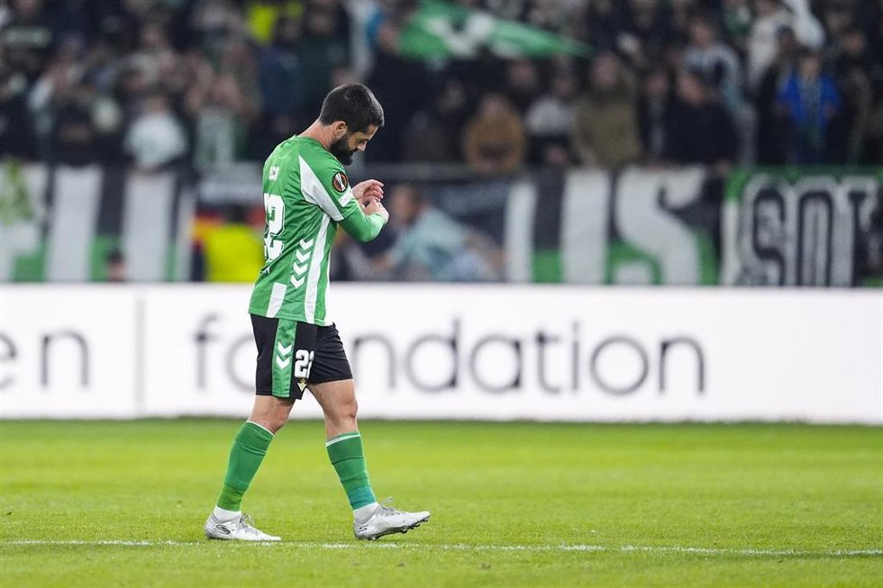 Archivo - El jugador del Real Betis Isco Alarcón en un partido de la Liga Europa