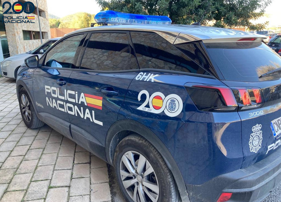 Vehículo de la Policía Nacional.