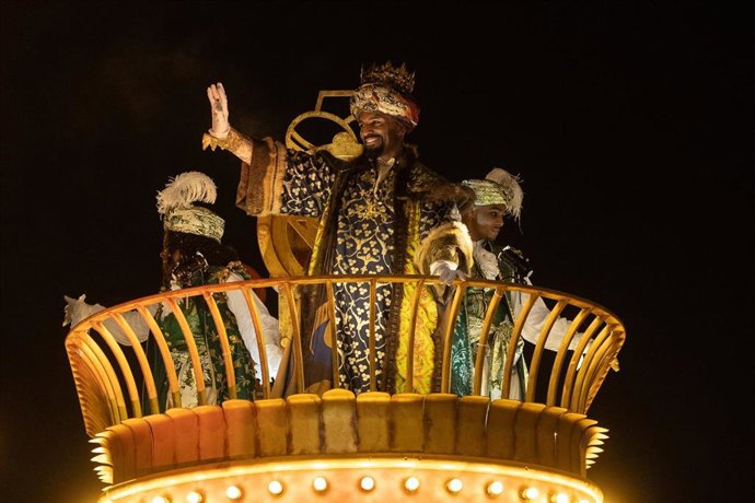 Archivo - El Rey Baltasar durante la Cabalgata de los Reyes Magos, a 5 de enero de 2025, en Madrid (España). Esta cabalgata está formada por más de 1500 personas que realizan el recorrido desde el paseo de la Castellana a la plaza de Cibeles. El lema de l