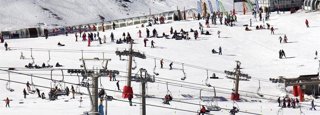 Archivo - La zona de Borreguiles de la Estación de Esquí de Sierra Nevada, en imagen de archivo