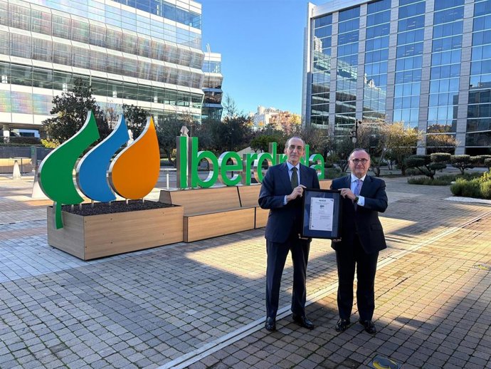 Iberdrola, primera multinacional en España en certificar el uso corporativo de la IA generativa