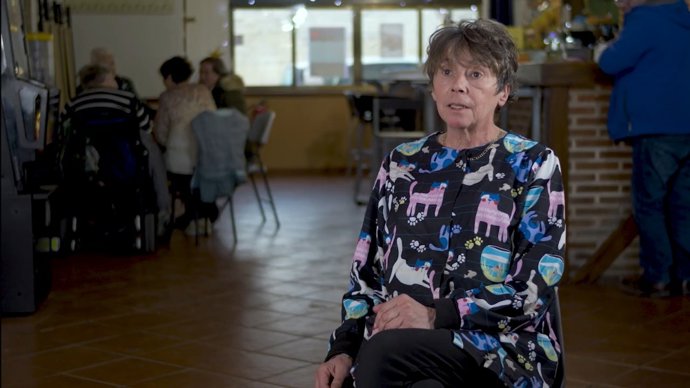 Archivo - Olga García, responsable del Bar El Puchero en Villarmentero de Esgueva, Castilla y León.