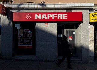 Archivo - Local de Mapfre visto desde el exterior en Madrid a 9 de enero de 2020