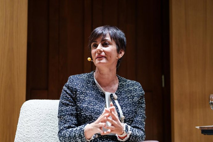 Archivo - La ministra de Vivienda y Agenda Urbana, Isabel Rodríguez, durante el 'VII Congreso' de Asufin, en el Ateneo de Madrid, a 27 de noviembre de 2025, en Madrid (España). El congreso, bajo el lema ‘Vivienda, ahorro y ciberseguridad’, examina la situ