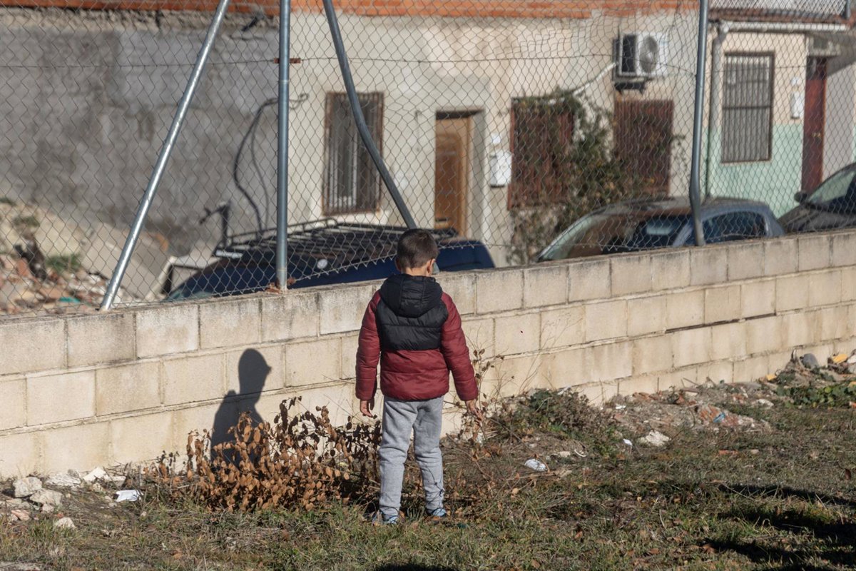 ONG lamentan que 2025 termina sin prestación universal por crianza:  La pobreza infantil aumenta año tras año 