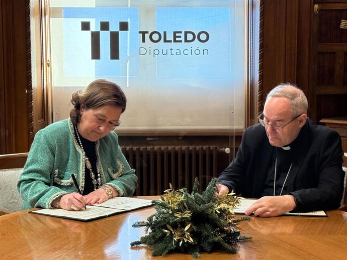 La presidenta de la Diputación, Concepción Cedillo, y el arzobispo de Toledo, Francisco Cerro.