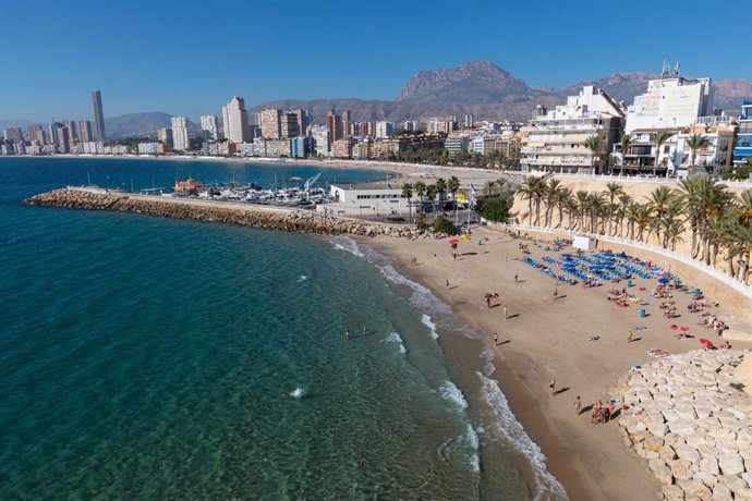 Archivo - Arxiu - Imatge d'arxiu de la platja del Mal Pas a Benidorm 