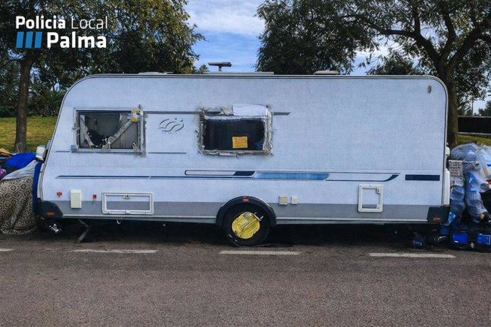 Caravana recuperada por agentes de la Policía Local de Palma, tras haber sido previamente sustraída por la pareja investigada 