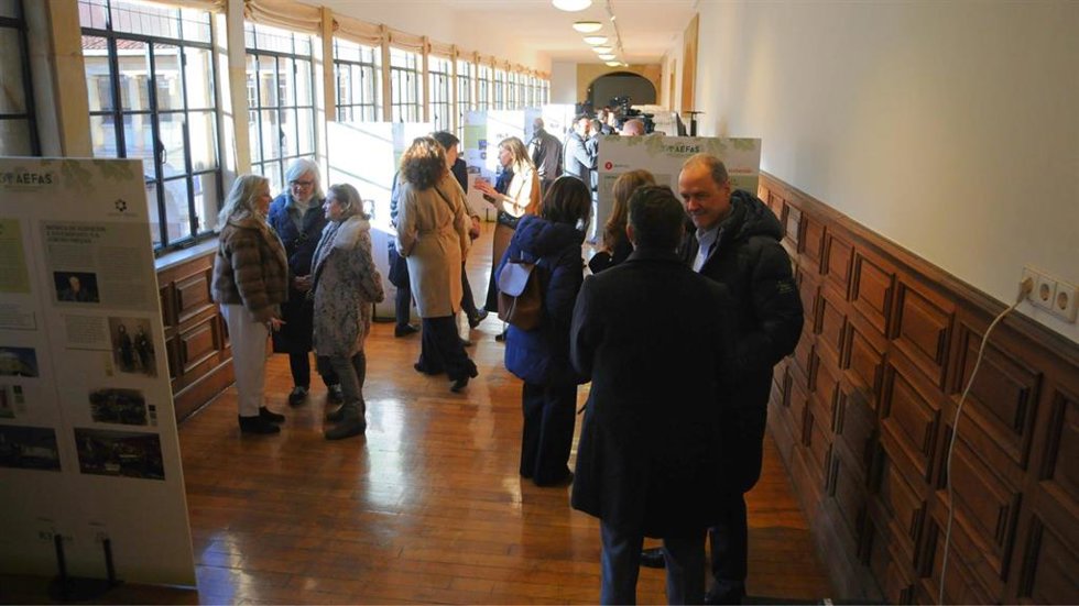 La inauguración de la exposición sobre el 25 aniversario de AEFAS.