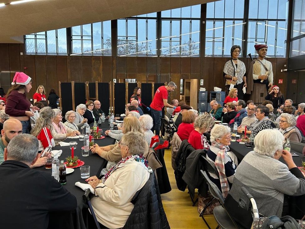 Reparto de comidas solidarias de Coca-Cola