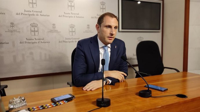 Archivo - El diputado de Foro Asturias Adrián Pumares.