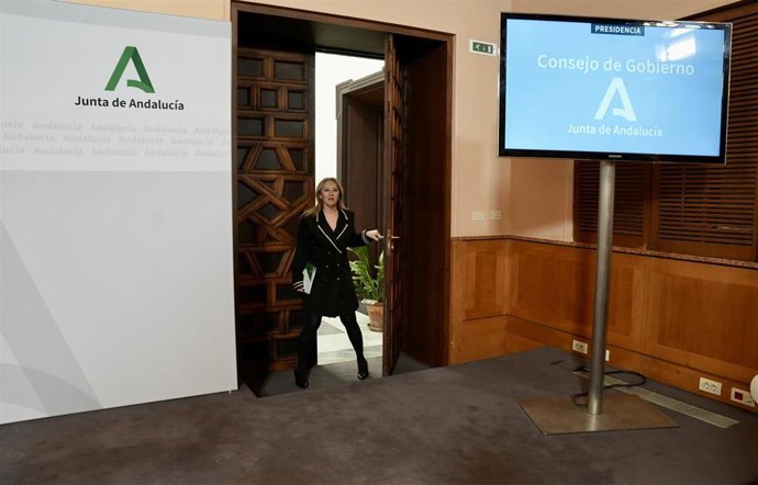 La consejera de Economía, Hacienda y Fondos Europeos de la Junta de Andalucía y portavoz del Gobierno, Carolina España, a su llegada a la rueda de prensa posterior a la reunión semanal del Consejo de Gobierno de la Junta de Andalucía. A 31 de diciembre de