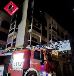 Incendio en un edificio de Crevillent en el que ha muerto una joven