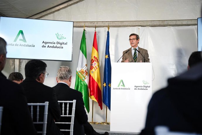 El consejero de Industria, Energía y Minas y presidente de la Agencia Digital de Andalucía, Jorge Paradela, en una foto de archivo.