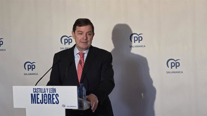 Mañueco durante su intervención en el encuentro navideno del PP de Ciudad Rodrigo.