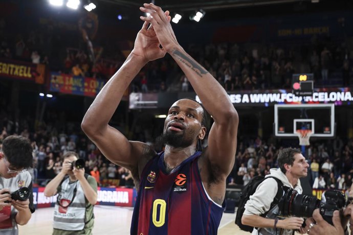 Kevin Punter of FC Barcelona celebrates the victory during the EuroLeague Regular Season Round 17 match played between FC Barcelona and Baskonia at Palau Blaugrana on December 19, 2025 in Barcelona, Spain.