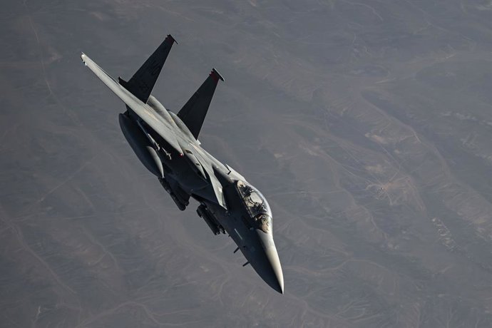 Archivo - July 7, 2025, Uscentcom Aor, Jordan: A U.S. Air Force F-15E Strike Eagle fighter aircraft with the 366th Fighter Wing during a combat patrol over the middle east as part of Operation Prosperity Guardian, July 7, 2025 in the USCENTCOM AOR.
