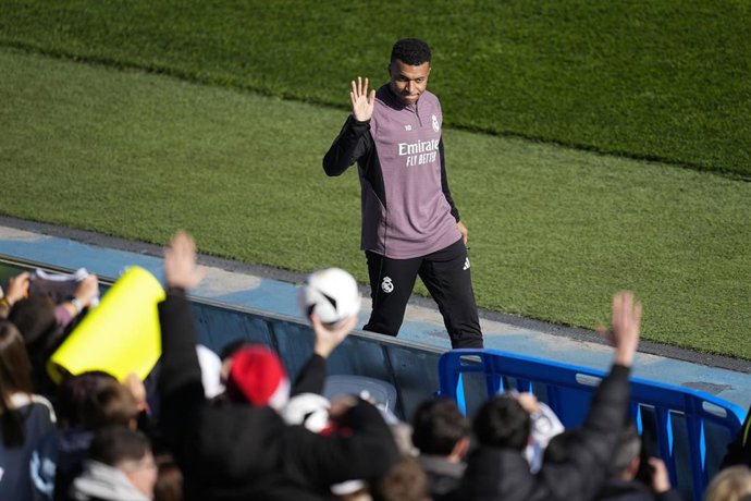 El delantero francés Kylian Mbappé, en el entrenamiento de puertas abiertas del Real Madrid a final de 2025. 