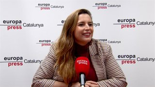 La coordinadora de los Comuns y diputada en el Congreso, Candela López, en una entrevista de Europa Press