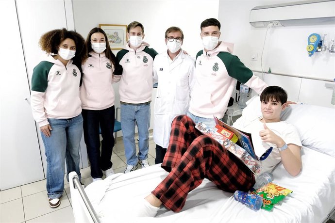 Visita de jugadores del RCD Espanyol.