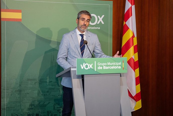 Archivo - El líder de Vox en el Ayuntamiento de Barcelona, Gonzalo de Oro, en  una imagen de archivo.