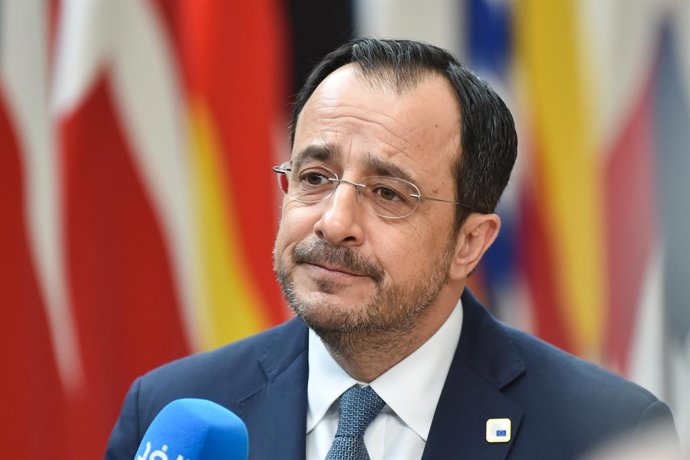 Archivo - FILED - 21 March 2024, Belgium, Brussels: Cypriot President Nikos Christodoulides speaks to media as he arrives to attend the EU summit in Brussels. Photo: Gaetan Claessens/European Council/dpa - ATTENTION: editorial use only and only if the cre