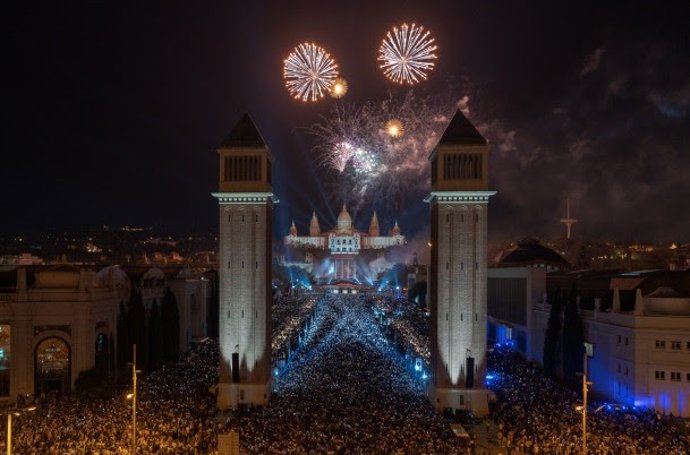 Celebración de año nuevo en la Font Màgica de Montjuïc