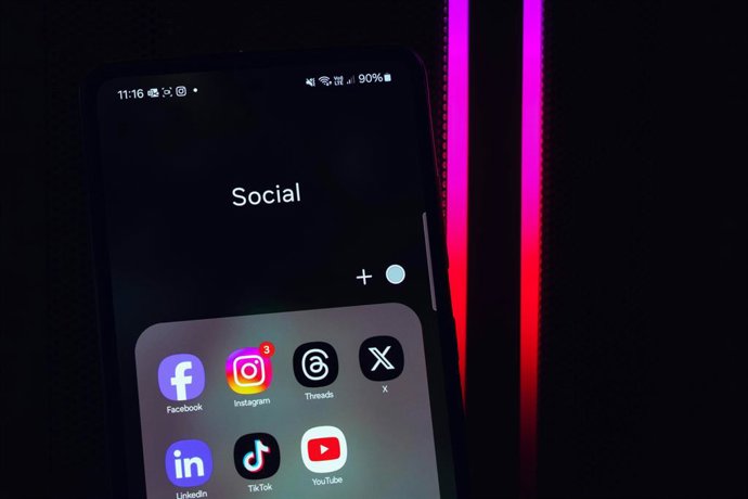 Aplicativos de redes sociais em um telefone celular