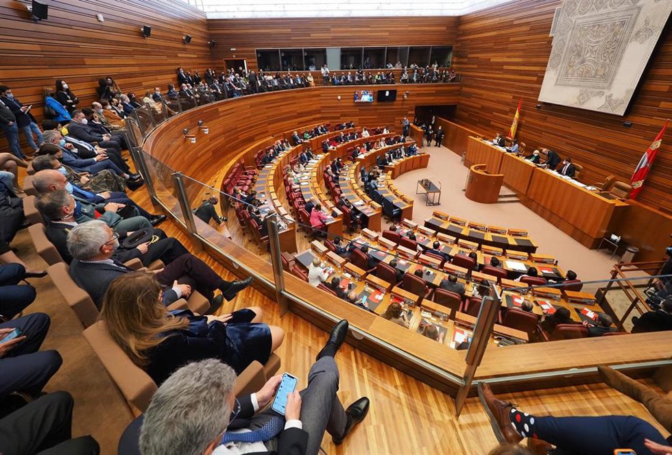 Archivo - Vista general del acto de constitución de las Cortes de Castilla y León, a 10 de marzo de 2022, en Valladolid, Castilla y León (España). Las cortes de Castilla y León se constituyen este jueves, un año después de que el PSOE presentara la prim
