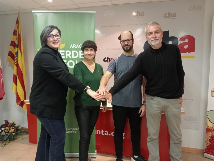 Verónica Villagrasa y José Ramón Ceresuela (CHA) con Silvia Mellado y Jorge Luis Bail (Verdes Equo Aragón).