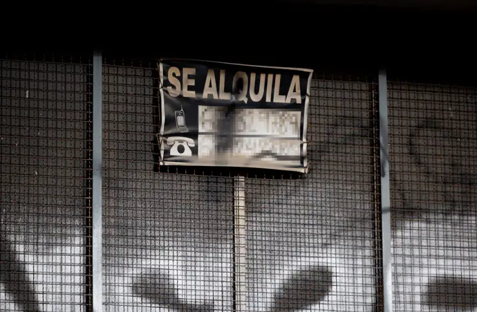 Cartel de alquiler en Madrid