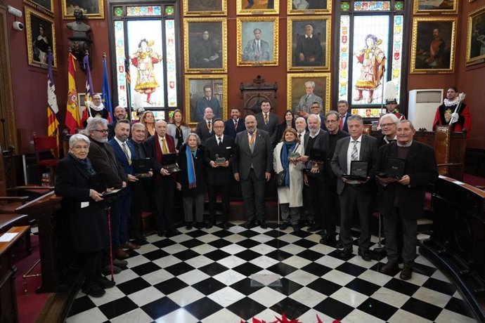 Acto de entrega de las Medallas de Oro de la Ciudad en el Ayuntamiento de Palma