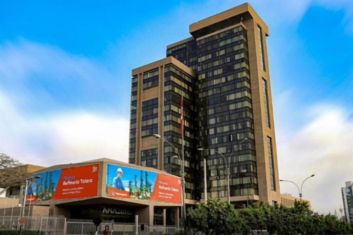Establecen medidas extraordinarias para la reorganización patrimonial de Petroperú Archivo - Sede central de Petroperú en Lima.