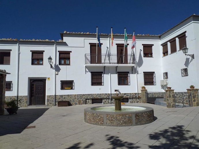 Archivo - El Ayuntamiento de Juviles, en imagen de archivo