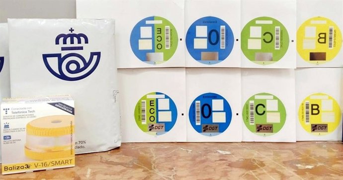 Archivo - Distintivos ambientales de la DGT.