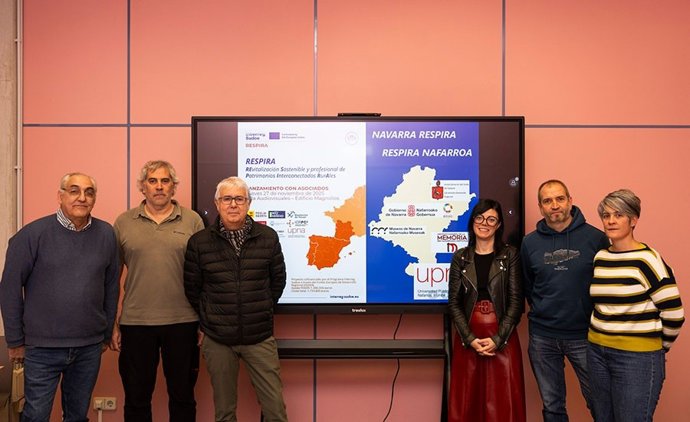 Presentación oficial del proyecto RESPIRA en la UPNA. De izda. A dcha., Alfredo Asiáin, Mikel Ozkoidi, José Miguel Gastón, Isabel Merino, Gustavo Goiena y Maitane Eslava.