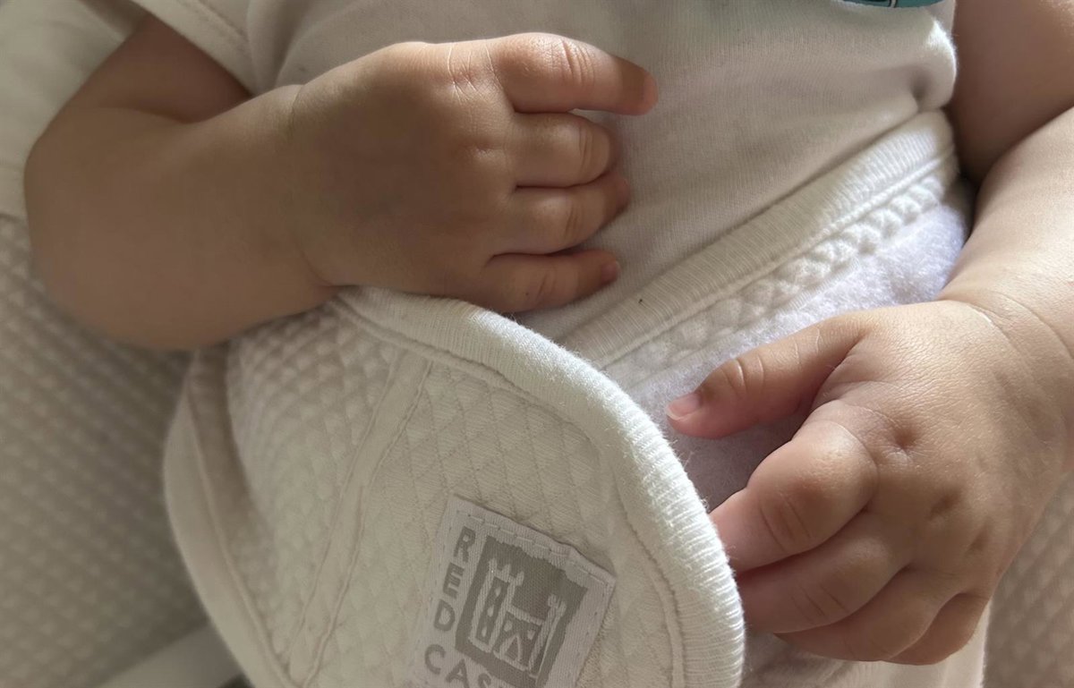 Hajar y Guillermo, los primeros bebés de 2026 en la Región de Murcia