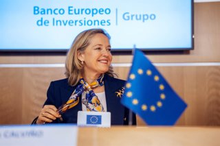 Archivo - La presidenta del Banco Europeo de Inversiones (BEI), Nadia Calviño, presenta en una rueda de prensa los resultados anuales del Grupo BEI en España (2024), en la Comisión Europea de Madrid, a 19 de febrero de 2025, en Madrid (España)