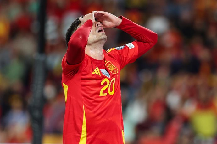 Archivo - Pedri da Espanha lamentando durante a partida das eliminatórias da Copa do Mundo da FIFA 2026 entre Espanha e Bulgária no Jose Zorrilla em 14 de outubro de 2025 em Valladolid, Espanha.