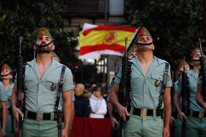 Archivo - La Legión desfila durante la celebración del día de la Toma el 2 de enero de 2024