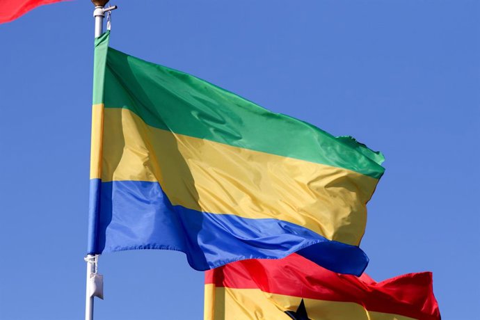 Archivo - June 9, 2024, Saint Petersburg, Russia: The flag of Gabon seen in the gallery of flags of the participating countries in the framework of St. Petersburg International Economic Forum 2024