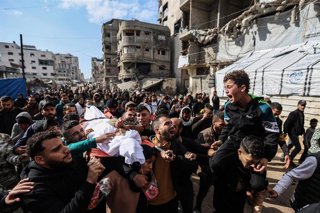 Imagel del funeral de un pescador palestino, muerto por el Ejército israelí, en la Franja de Gaza.