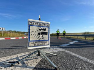 Archivo - Un control de velocidad de la Guardia Civil