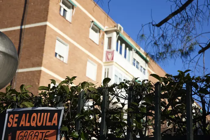 Cartel de alquiler