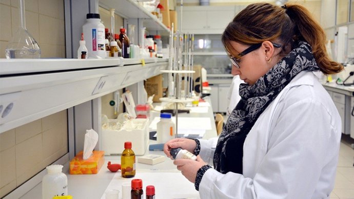 Archivo - Investigación, investigadora, laboratorio.