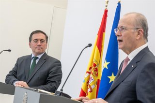 Archivo - El ministro de Asuntos Exteriores, Unión Europea y Cooperación, José Manuel Albares (i), y el primer ministro palestino y responsable de Exteriores, Mohamed Mustafa (d), ofrecen una rueda de prensa tras su reunión en la sede de la Representación