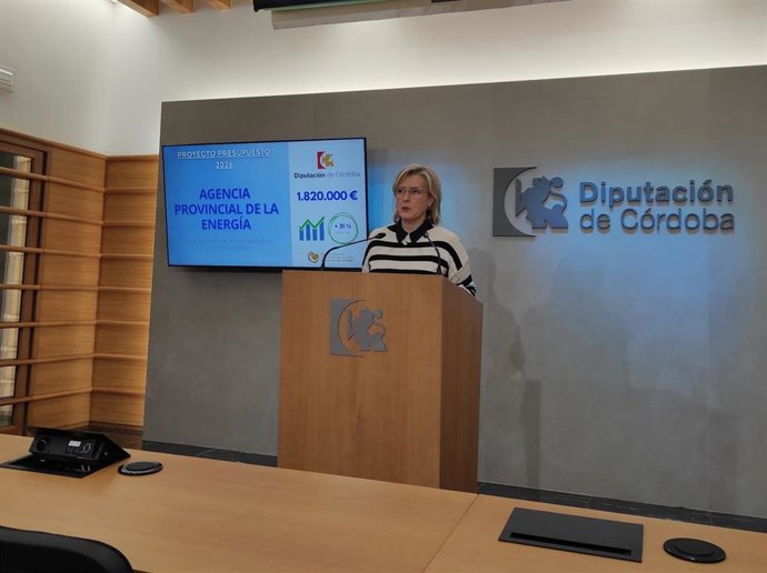 La delegada de Recursos Humanos y Energía de la Diputación de Córdoba, Tatiana Pozo, en rueda de prensa.