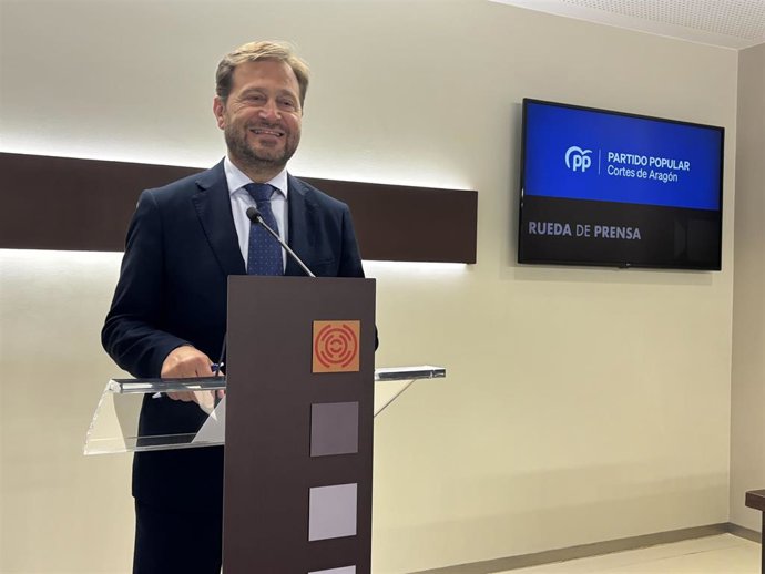 Archivo - El portavoz del PP Aragón, Fernando Ledesma.