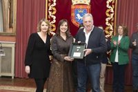 Fundación Vicente Ferrer recibe el XXIV Haba de Oro de la Asociación Cabalgata Reyes Magos de Pamplona